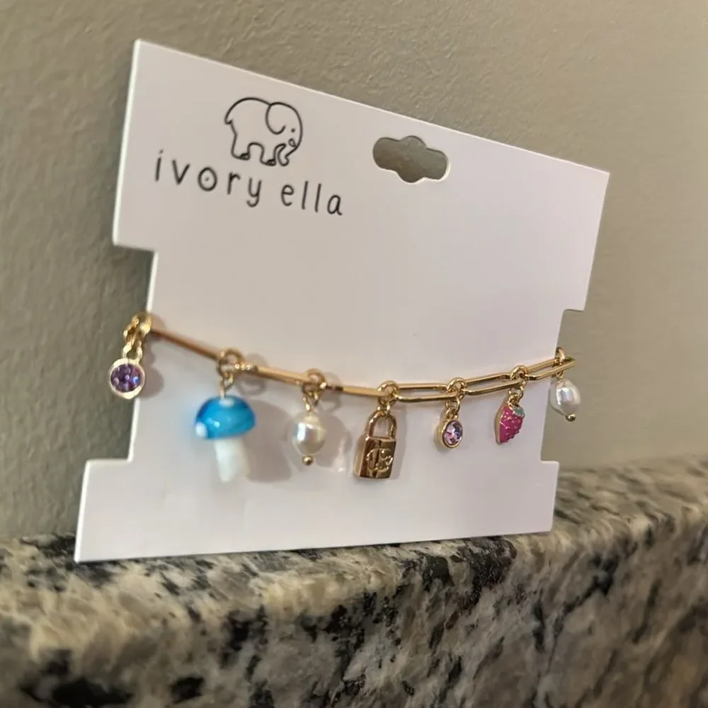 NWT ivory ella gold tone paper clip style charm bracelet
